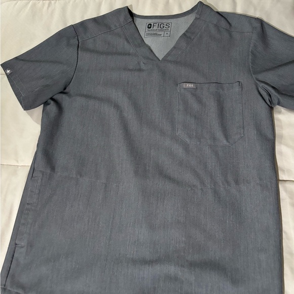 FIGS Men's Grey Shirt - Picture 1 of 3